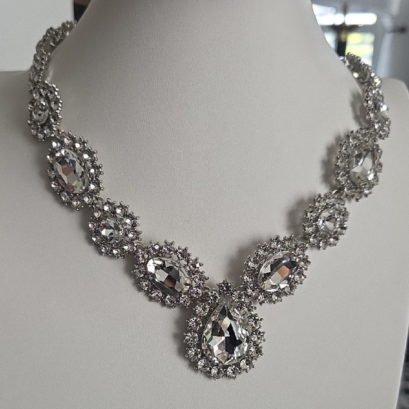 Paparazzi Everlasting ZI Silver Crystal Necklace NWT - Picture 3 of 3